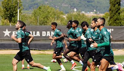 El CD Castellón regresa a los entrenamientos tras las celebraciones por el ascenso