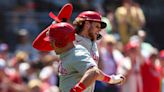 Stott, Realmuto homer as Phillies win 8-6 to sweep the Padres