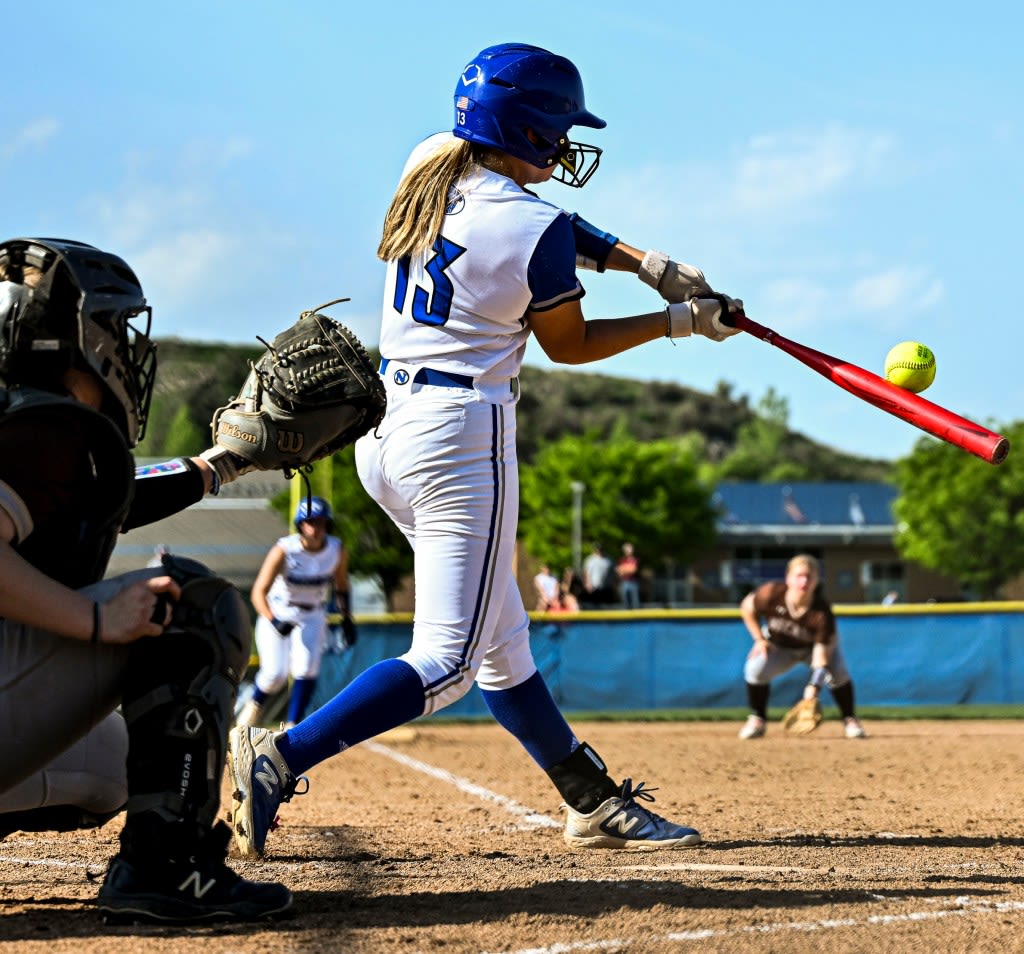 Lehigh Valley softball: Nazareth Blue Eagles soar into the playoffs with an 11-1 rout of Bethlehem Catholic