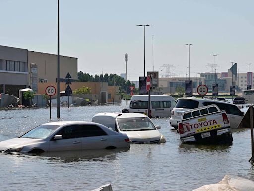 Aquecimento global é explicação mais provável para chuvas torrenciais em Dubai, diz estudo