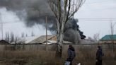 Un dron golpea una base en Rusia mientras las fuerzas de Putin bombardean ciudades ucranianas