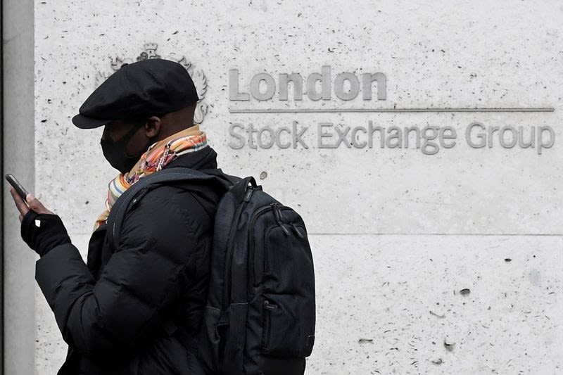 FTSE 100 slightly up; shares mixed at market open By Investing.com