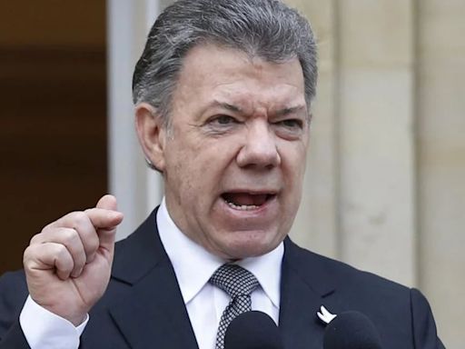 Juan Manuel Santos rechazó la propuesta de Petro de convocar una constituyente, la calificó de “innecesaria”