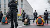 Climate activists block roads in Germany - this time without glue