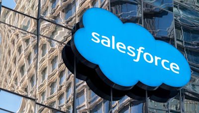 Salesforce Stock Slumps After ‘Total Mess’ of Earnings. What Analysts Are Saying, and Other Tech News Today