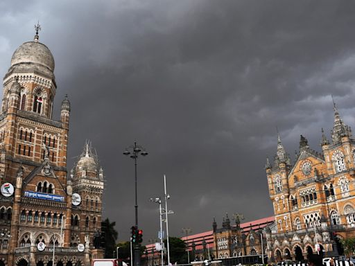 Mumbai Weather Update: IMD Predicts Cloudy Sky Conditions Today; Rains & Thunderstorms To Hit City This Week