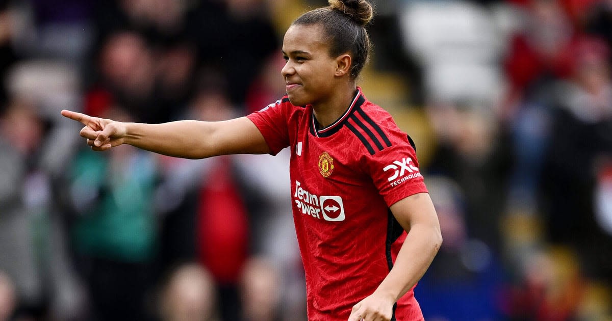 Nikita Parris joins Brighton from Manchester United