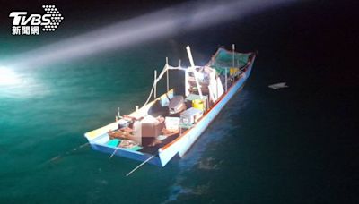 台南漁民中風失聯「海上漂流14小時」 海巡靠這招救回一命