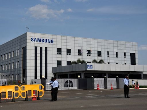 India asks Tamil Nadu state to intervene in Samsung workers strike, government source says