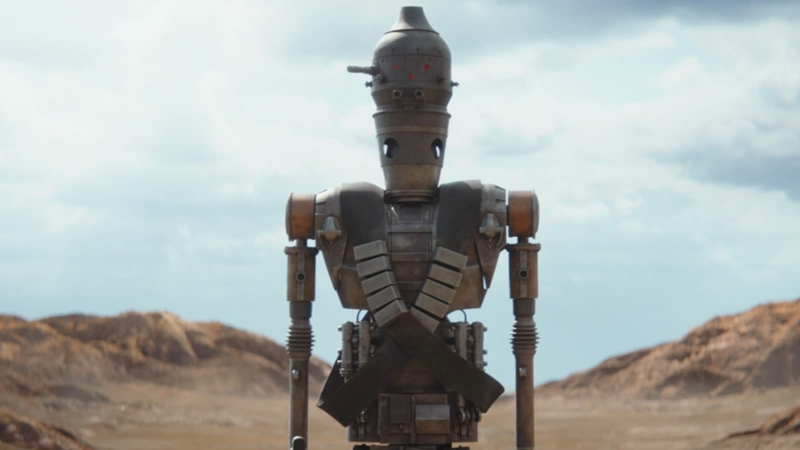 Star Wars: What The Mandalorian's IG-11 Looks Like In Real Life - Looper