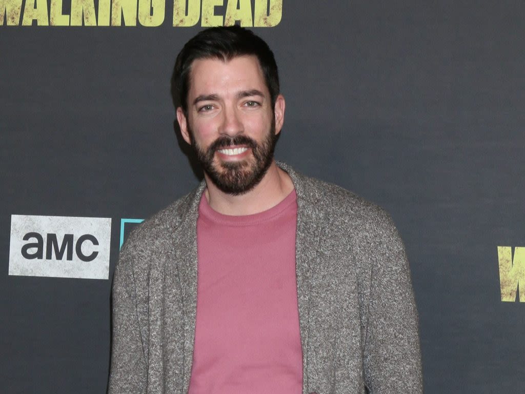 Drew Scott Reveals One Activity Son Parker ‘Loves’ & the Photo Couldn’t Be Cuter