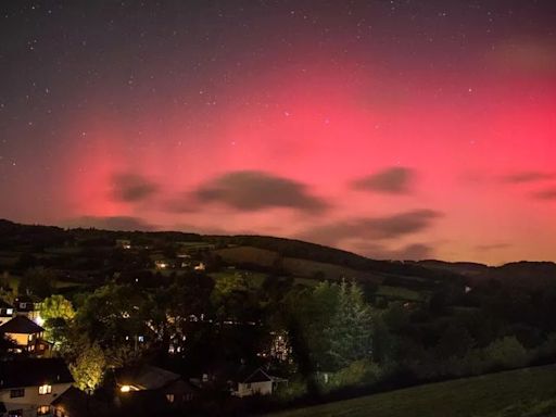 Northern Lights visible from Dartmoor tonight - tips, tricks and how to get the best pics