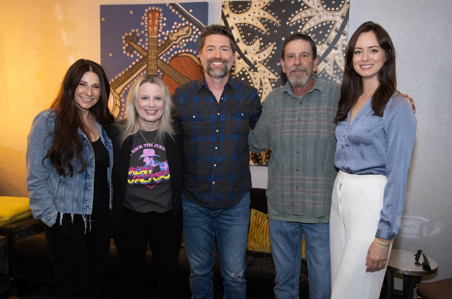 Signed: Josh Turner Renews With MCA Nashville; Aly & AJ Slow Dance With UTA