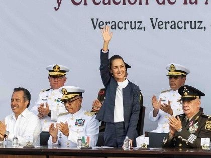 Sheinbaum conmemora la Constitución de 1824 y los 203 años de la Armada de México, en Veracruz