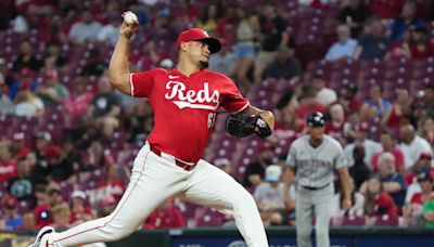 Reds look to extend season-long winning streak in Game 2 against Cardinals Tuesday