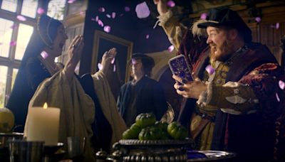 Henry VIII, Cleopatra and Cavemen Enjoy a Winning Mecca Bingo Experience in Funny Campaign | LBBOnline