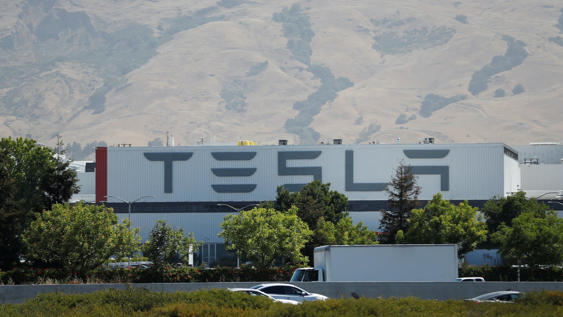 Tesla sued in California again over plant's harmful emissions