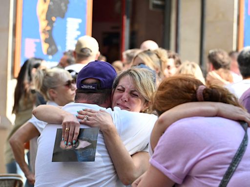 Hommage à Yannik Mazzilli : les larmes d’Anne-Elisabeth Blateau, Stéphane Plaza, Valérie Damidot…