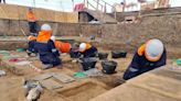 Arqueólogos encuentran restos de nómadas de hace 13,000 años en el metro