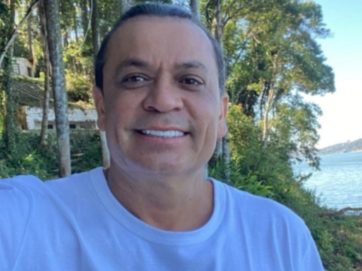 Frank Aguiar faz nova harmonização facial e mostra resultado: '53 com carinha de 33'; assista - Hugo Gloss