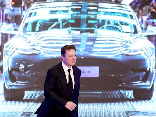 Public policy favors $7 billion fee award in Musk pay case, Tesla shareholder's lawyer says