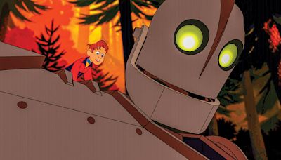 Hollywood Flashback: 25 Years Before ‘Wild Robot,’ ‘The Iron Giant’ Stalked the Earth