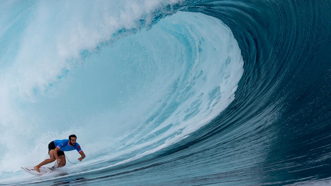 Photo of Olympic surfer's gravity-defying celebration goes viral