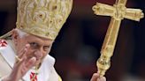 El papa expresa su "afecto, gratitud y admiración" por Benedicto XVI a un año de su muerte