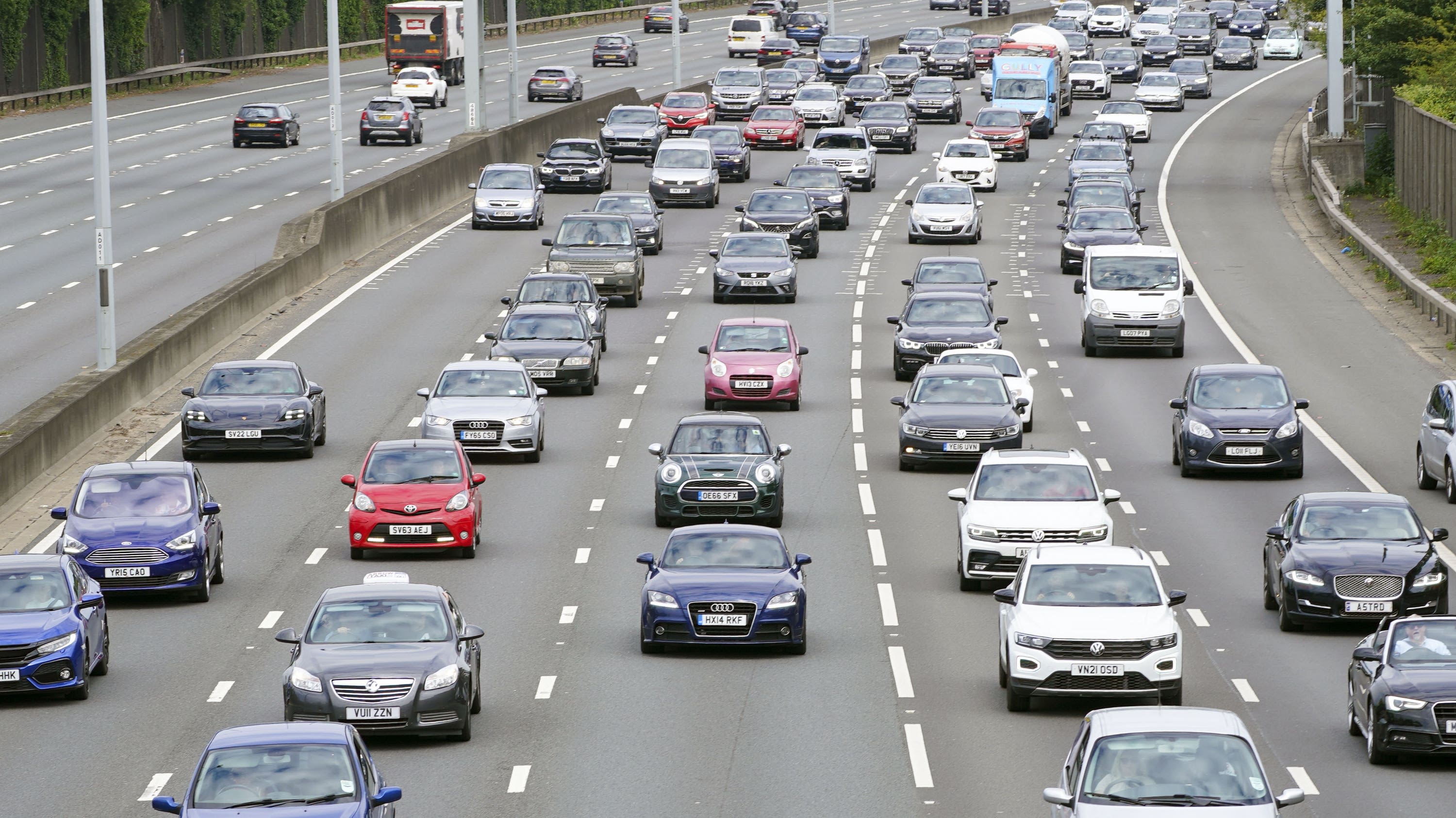 Actor Hugh Grant among motorists in five-hour getaway traffic delays