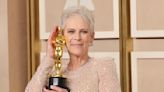 Jamie Lee Curtis Gives Her Oscar Statue They/Them Pronouns: ‘I’m in Support of My Daughter Ruby’