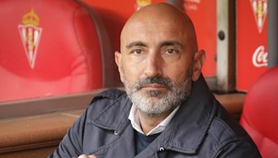 Las flores de Abelardo hacia el Real Oviedo: “Tienen un plantillón, con dos hombres por puesto”