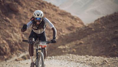 Otto Bolaños, el "Bob Marley" colombiano pone ritmo en la Titan Desert