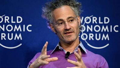 Palantir CEO says its unconventional boot camps are drawing crowds and driving sales: 'It's like a rock concert'