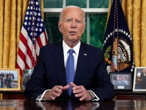 Biden dice que su decisión de abandonar la campaña fue para defender la democracia