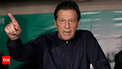 Imran Khan to go on hunger strike over lack of confidence in chief justice - Times of India