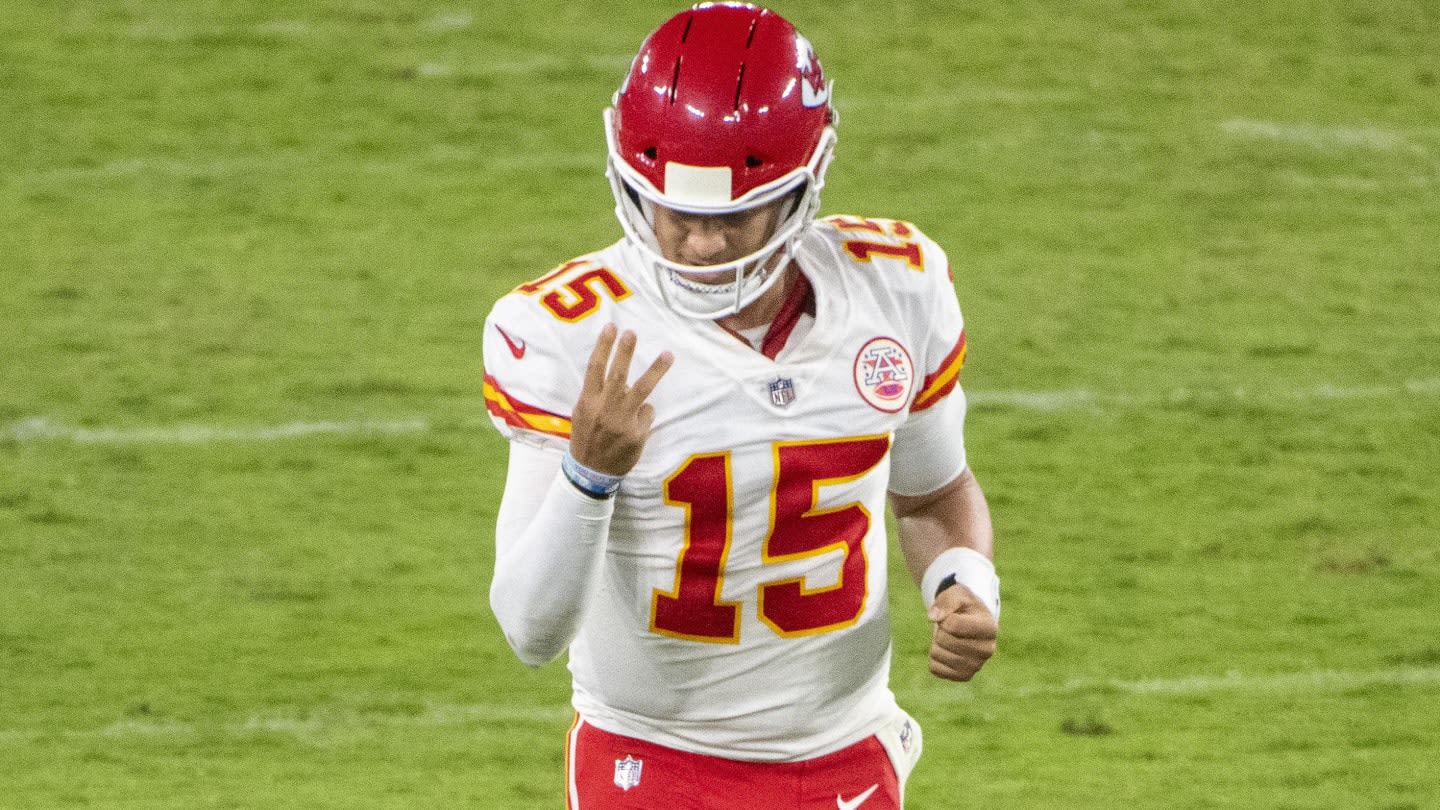 NFL World Reacts to Shocking No. 4 Ranking for Patrick Mahomes in NFL Top 100