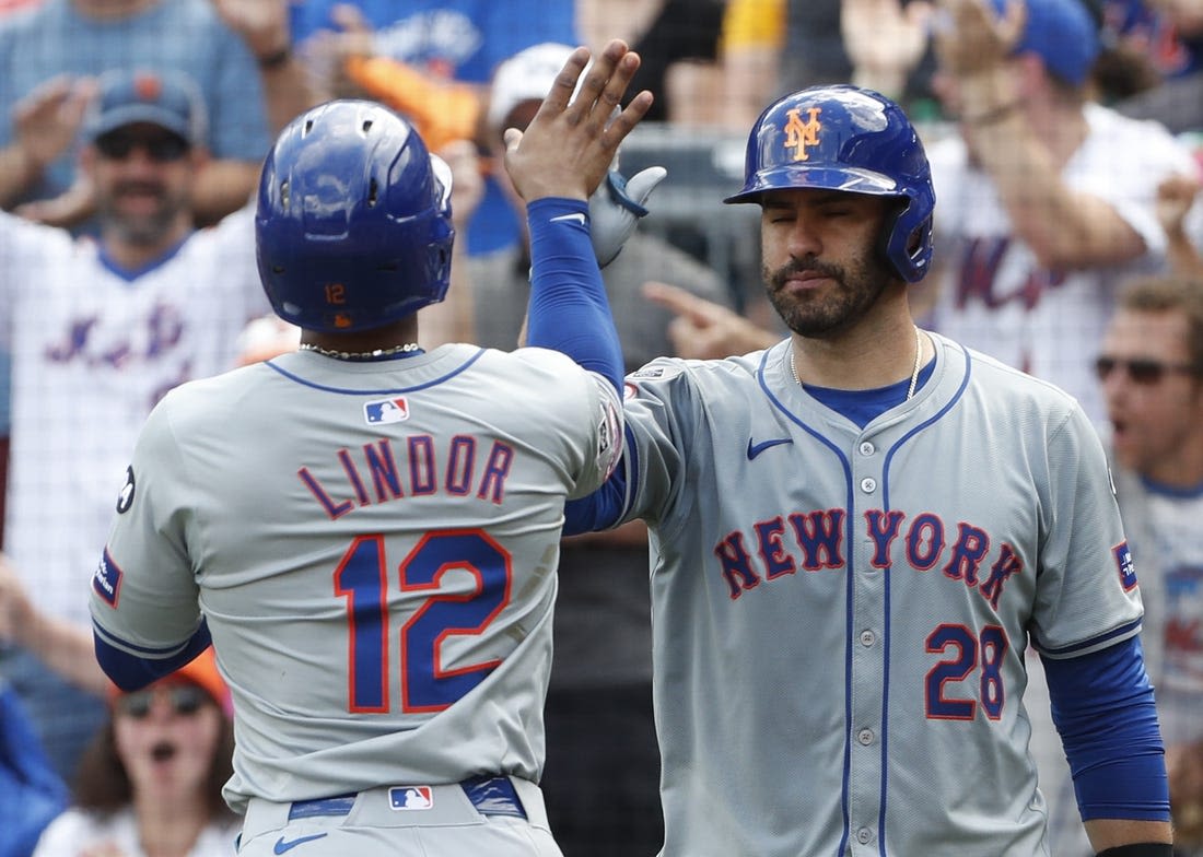 Deadspin | Back at .500, Mets continue pre-All-Star push vs. Pirates