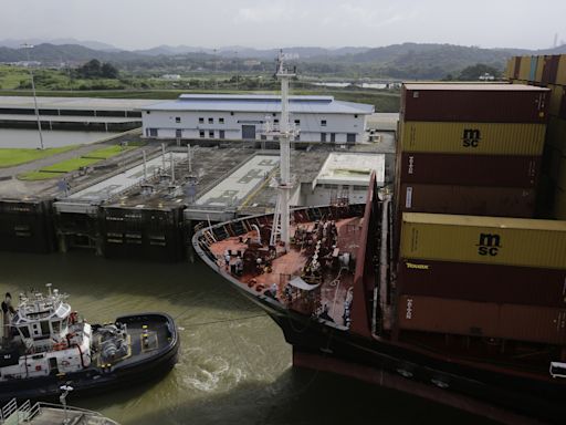 El canal de Panamá aumenta a 35 los tránsitos diarios y deja atrás crisis por la sequía