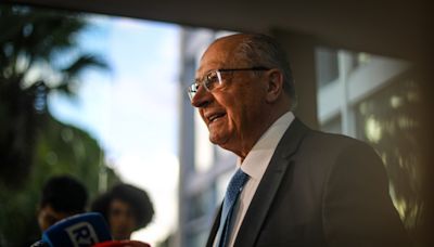 Alckmin atribui dificuldades do governo no Congresso a excesso de partidos e diz que saidinha teve voto de convicção pessoal