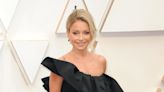 Kelly Ripa Says These No-Stain Tanning Drops Are ‘Remarkable’ & They’re Nearly 50% Off