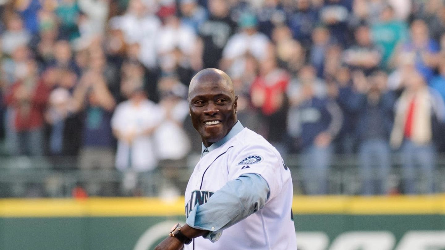 Seattle Mariners' Legend and Son Go Viral For Awesome Moment on Thursday