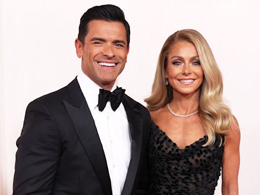 Kelly Ripa and Mark Consuelos Lament About Their Unsexy Nighttime Routine: ‘We Used to Be Hot!’