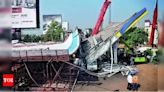 GRP received 4 complaints before Ghatkopar hoarding crash: Ex-chief | Mumbai News - Times of India