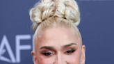 Fans Think Gwen Stefani Looks 'Unrecognizable' Without 'Lip Fillers' In New Throwback Video