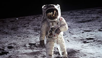 Russian space chiefs finally admit US landed on Moon