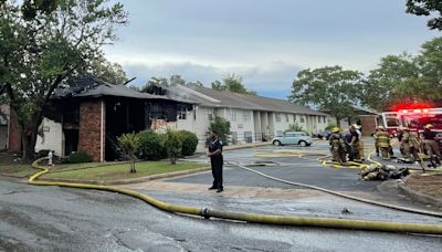 Multiple people left displaced after fire ignites at North Little Rock apartment complex