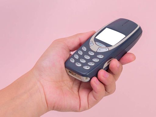 Eton pupils given ‘brick’ phones instead of smartphones under new policy