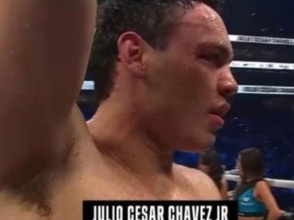 Triunfo de Julio César Chávez Jr. sobre Uriah Hall en el ring