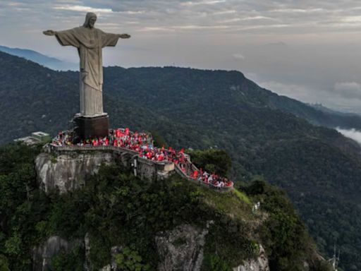 Mais de mil corredores encaram a subida até o Cristo Redentor