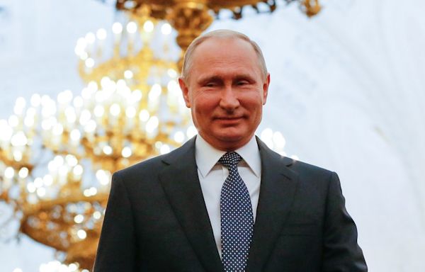 Vladimir Putin: Little chance of change as Kremlin leader is sworn in again